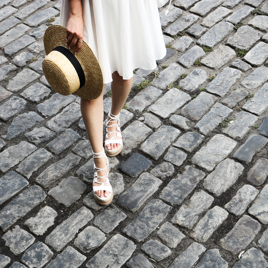 savannah-georgia-river-walk-street-la-moda-storets-lack-of-color-aus